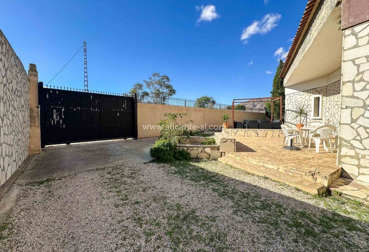 3 slaapkamer Finca/Landhuis te koop in Monforte del Cid met zwembad garage - € 199.950 (Ref: 9354530)