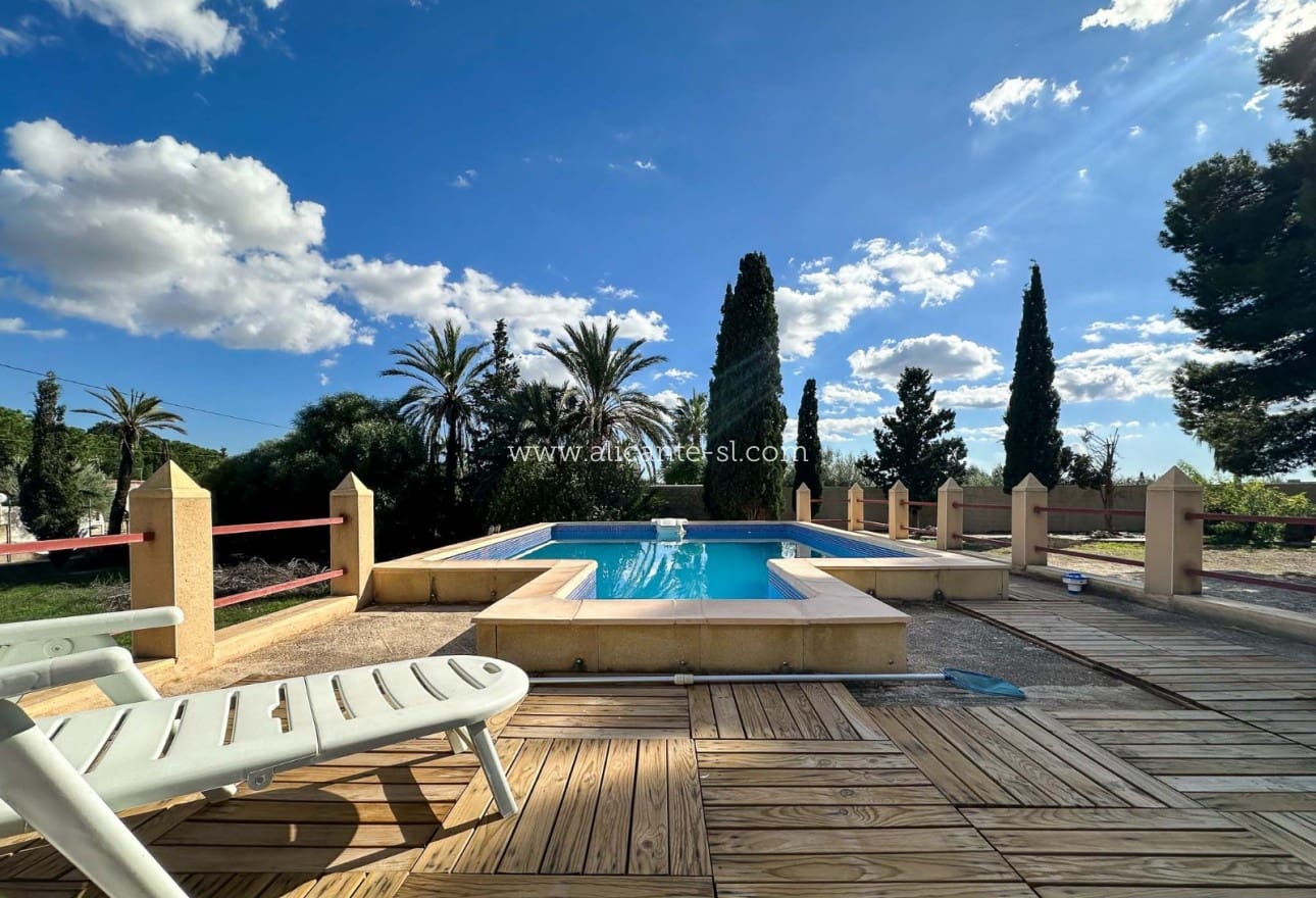 3 slaapkamer Finca/Landhuis te koop in Monforte del Cid met zwembad garage - € 199.950 (Ref: 9354530)