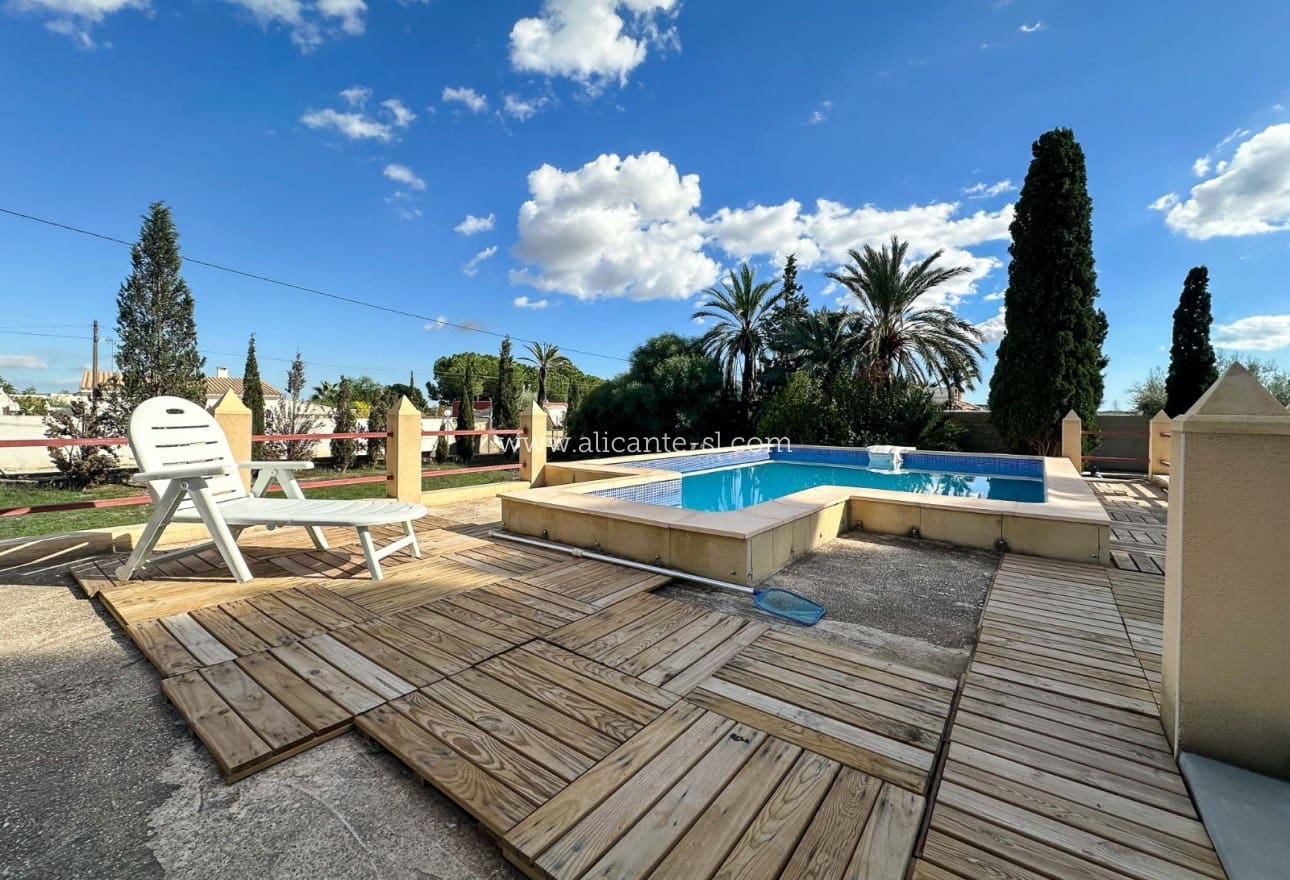 3 slaapkamer Finca/Landhuis te koop in Monforte del Cid met zwembad garage - € 199.950 (Ref: 9354530)