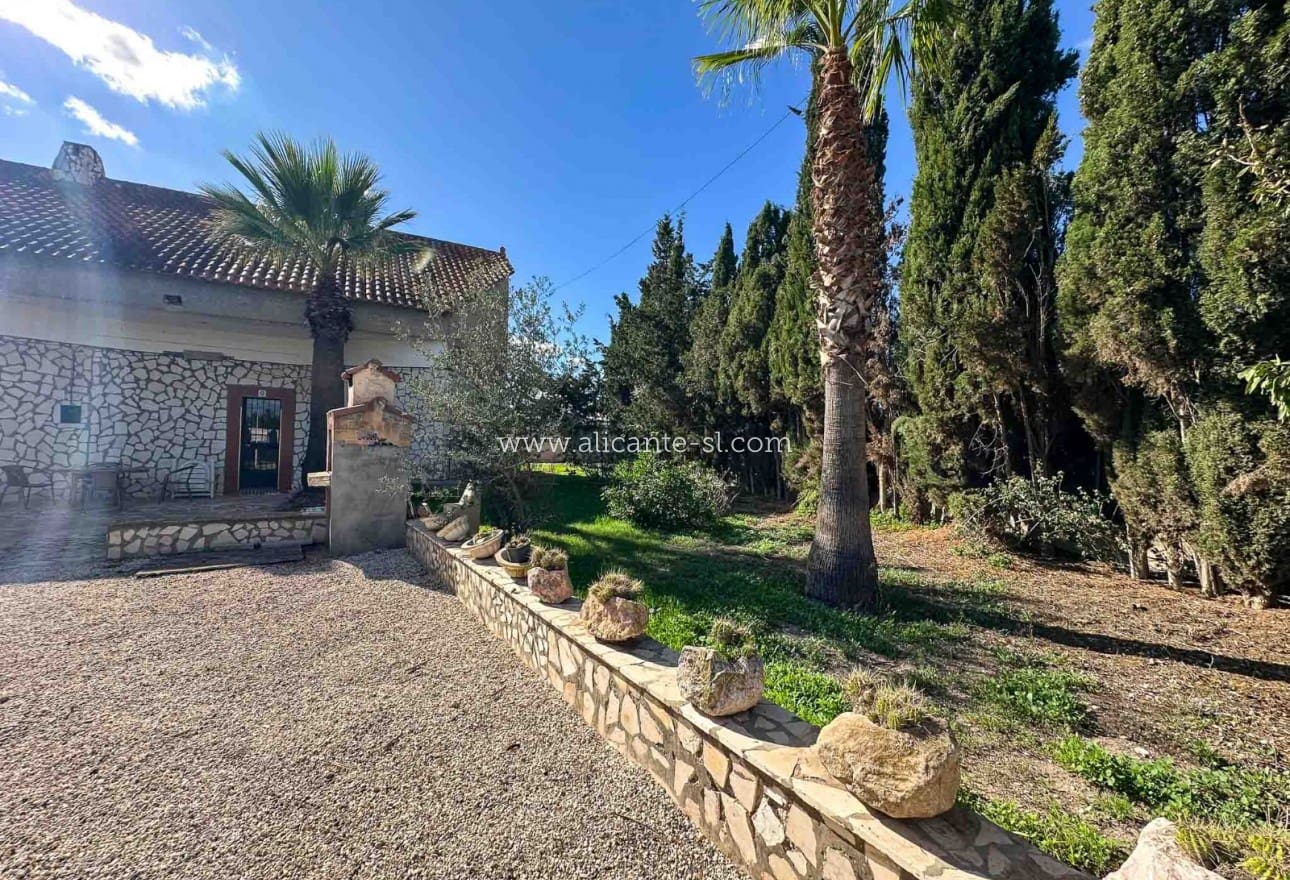 3 slaapkamer Finca/Landhuis te koop in Monforte del Cid met zwembad garage - € 199.950 (Ref: 9354530)