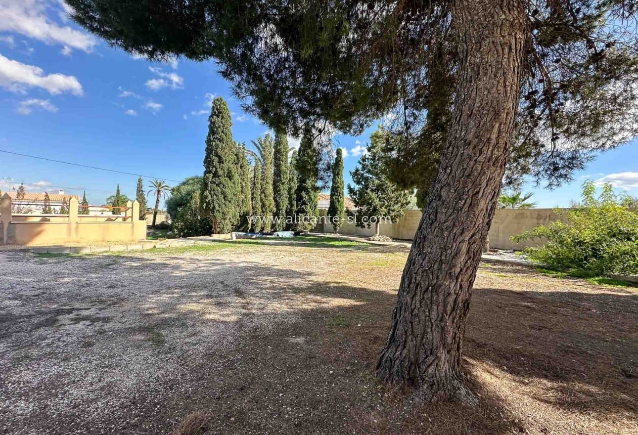 3 slaapkamer Finca/Landhuis te koop in Monforte del Cid met zwembad garage - € 199.950 (Ref: 9354530)