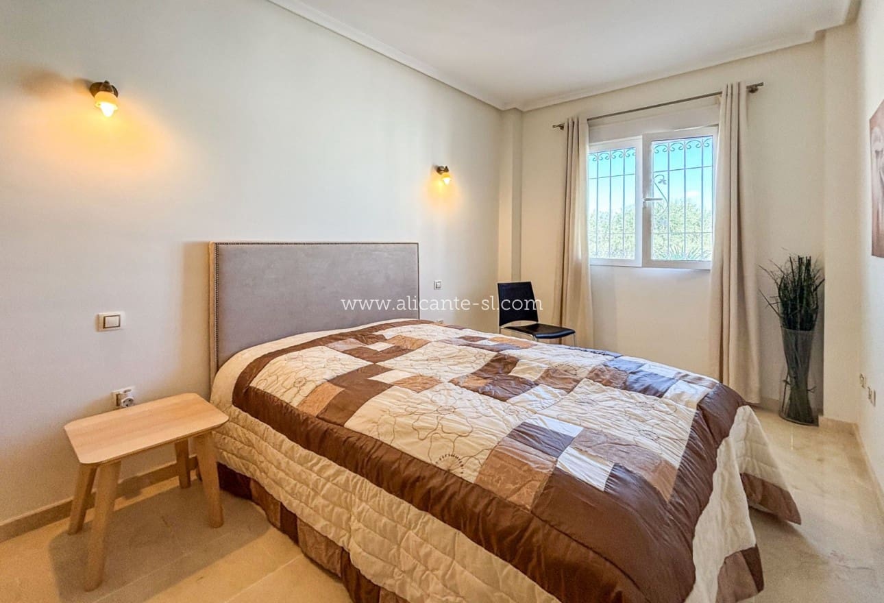 3 makuuhuone Huvila myytävänä paikassa Hondon de las Nieves mukana uima-altaan 
autotalli - 599 950 € (Ref: 9395433)