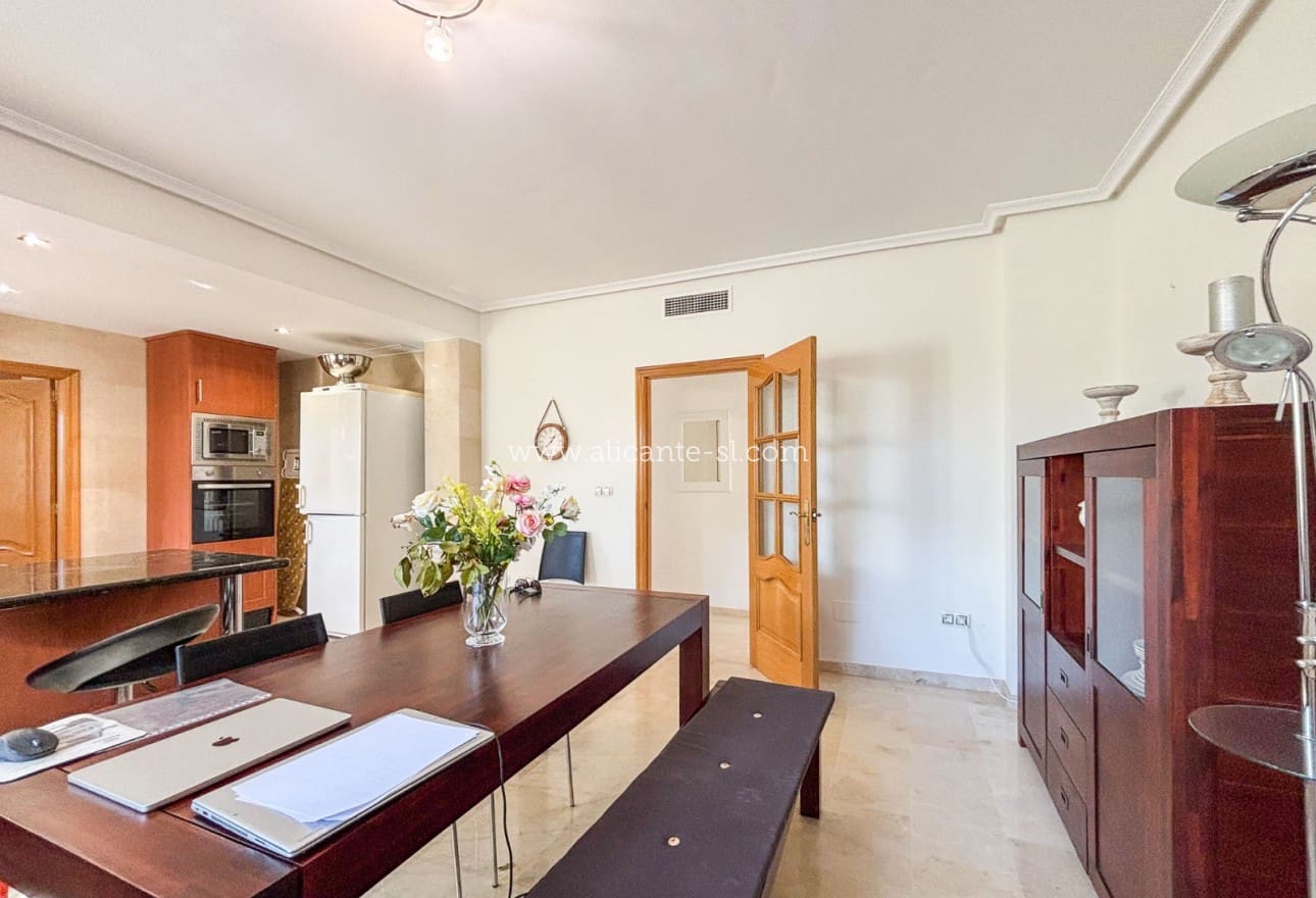 3 makuuhuone Huvila myytävänä paikassa Hondon de las Nieves mukana uima-altaan 
autotalli - 599 950 € (Ref: 9395433)