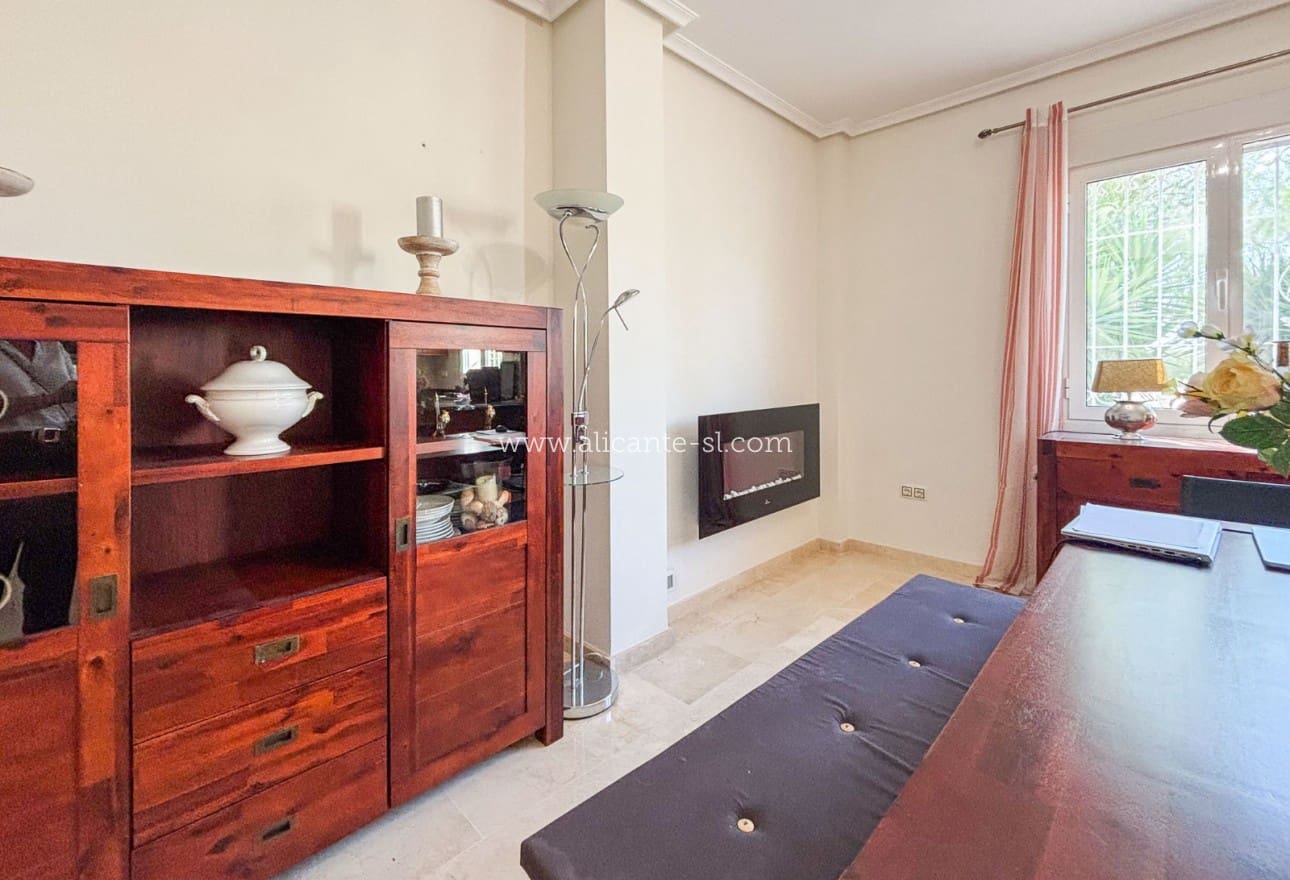 3 makuuhuone Huvila myytävänä paikassa Hondon de las Nieves mukana uima-altaan 
autotalli - 599 950 € (Ref: 9395433)