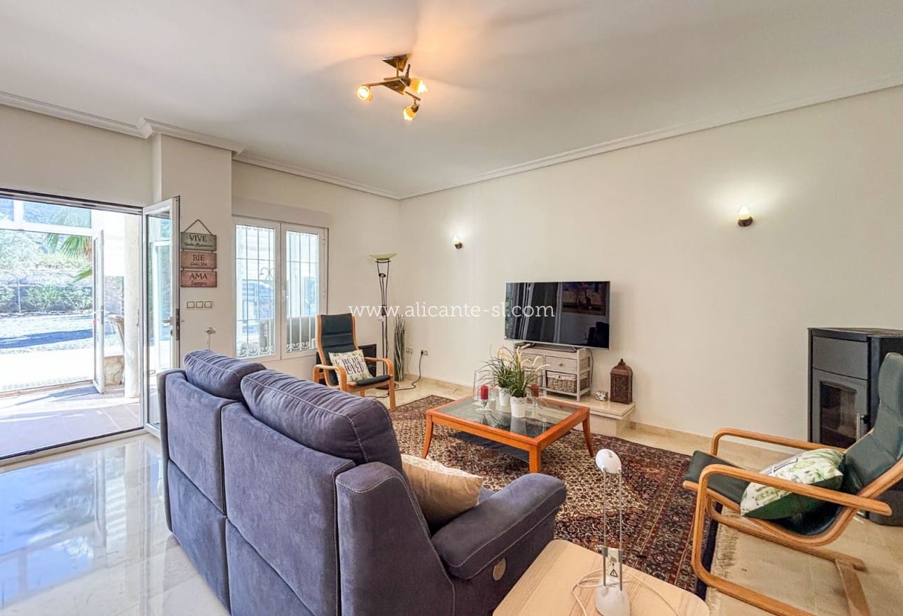 3 makuuhuone Huvila myytävänä paikassa Hondon de las Nieves mukana uima-altaan 
autotalli - 599 950 € (Ref: 9395433)