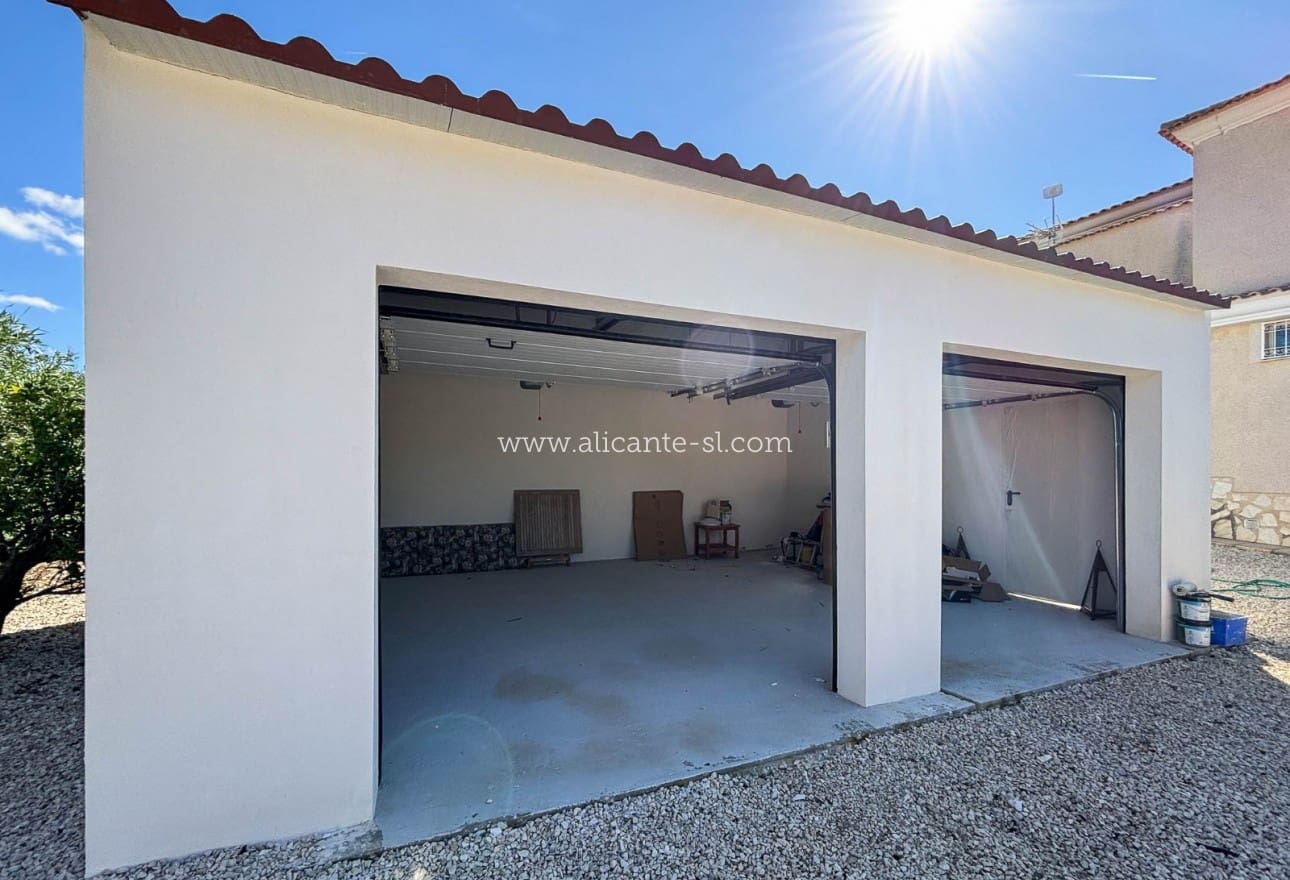 3 makuuhuone Huvila myytävänä paikassa Hondon de las Nieves mukana uima-altaan 
autotalli - 599 950 € (Ref: 9395433)