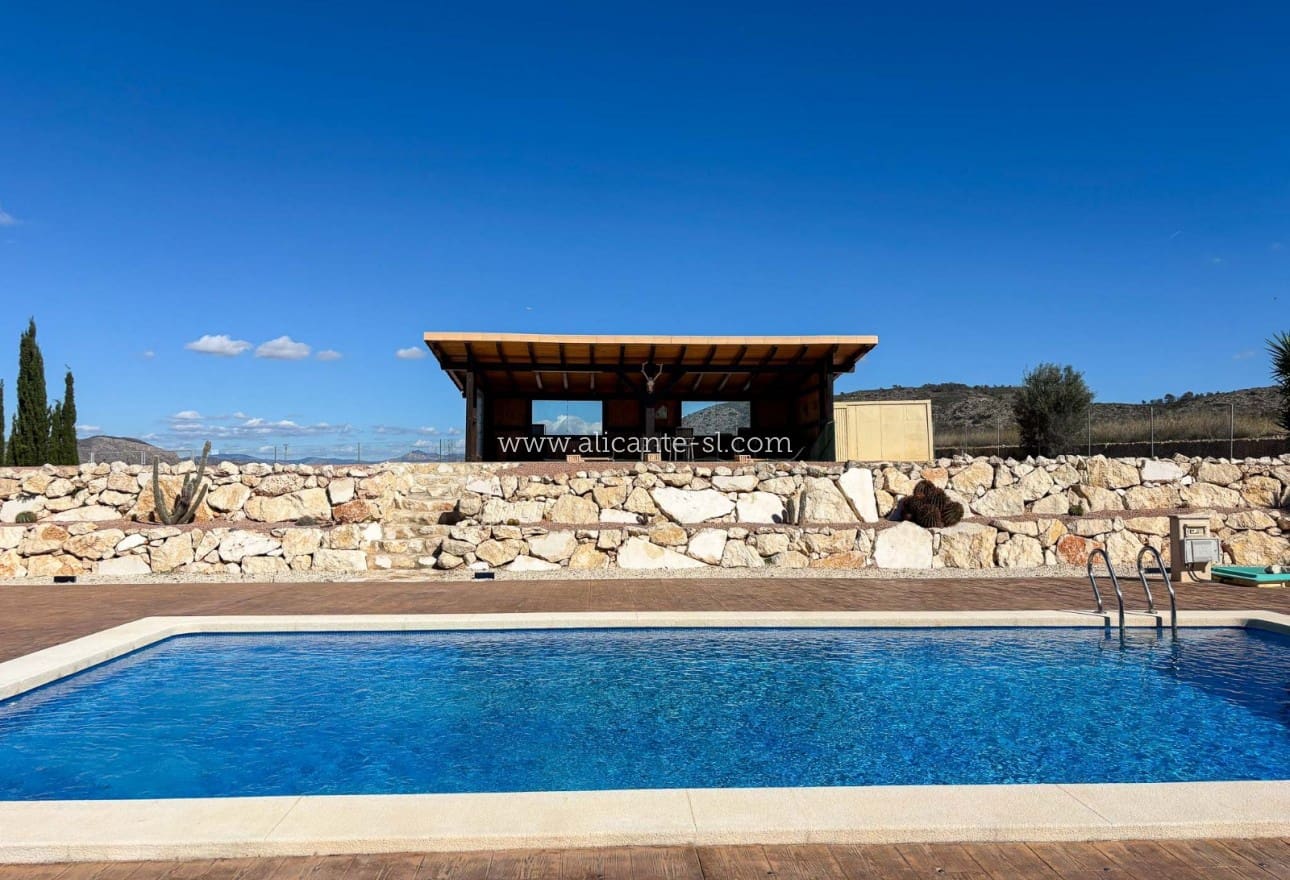 3 makuuhuone Huvila myytävänä paikassa Hondon de las Nieves mukana uima-altaan 
autotalli - 599 950 € (Ref: 9395433)