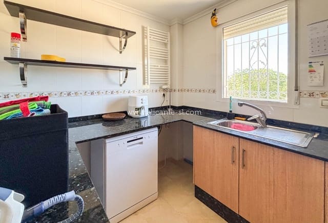 3 makuuhuone Huvila myytävänä paikassa Hondón de las Nieves mukana uima-altaan 
autotalli - 599 950 € (Ref: 9395433)