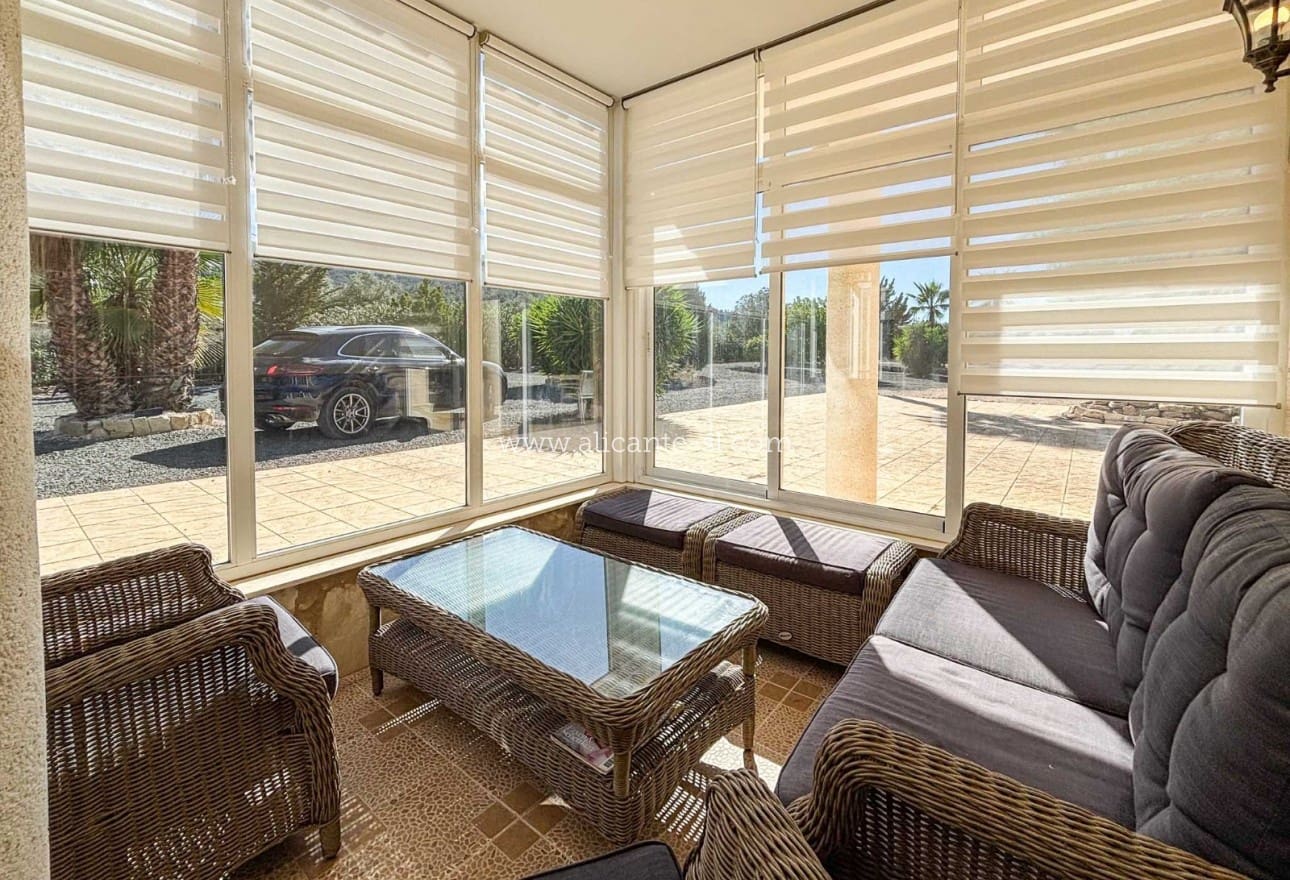 3 makuuhuone Huvila myytävänä paikassa Hondon de las Nieves mukana uima-altaan 
autotalli - 599 950 € (Ref: 9395433)