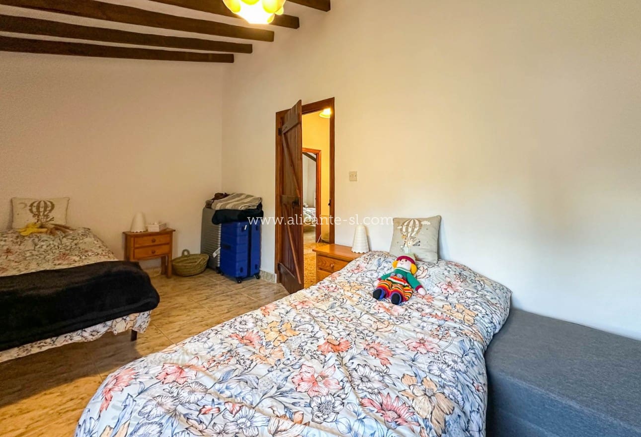 5 slaapkamer Finca/Landhuis te koop in Abanilla met zwembad - € 265.000 (Ref: 9399982)