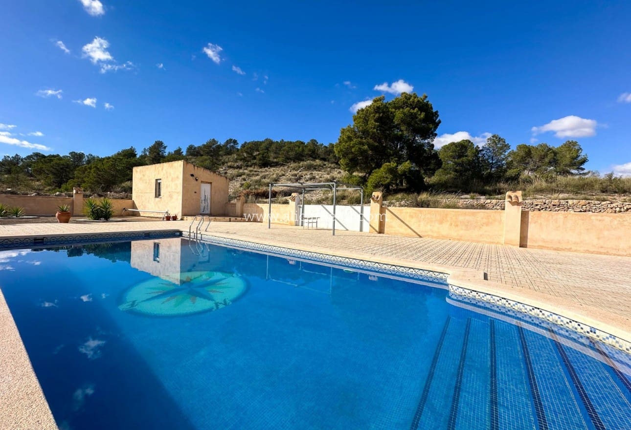 5 slaapkamer Finca/Landhuis te koop in Abanilla met zwembad - € 265.000 (Ref: 9399982)