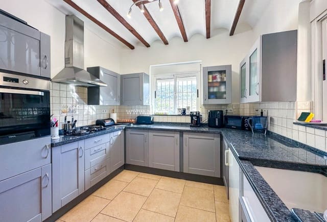 5 bedroom Finca/Country House for sale in Abanilla with pool - € 265,000 (Ref: 9399982)