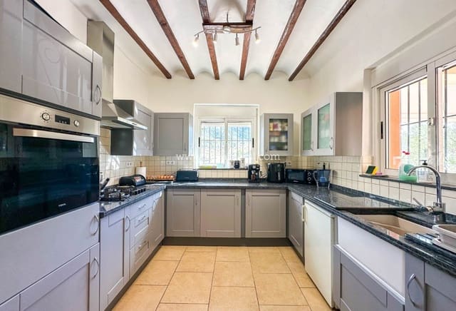 5 bedroom Finca/Country House for sale in Abanilla with pool - € 265,000 (Ref: 9399982)