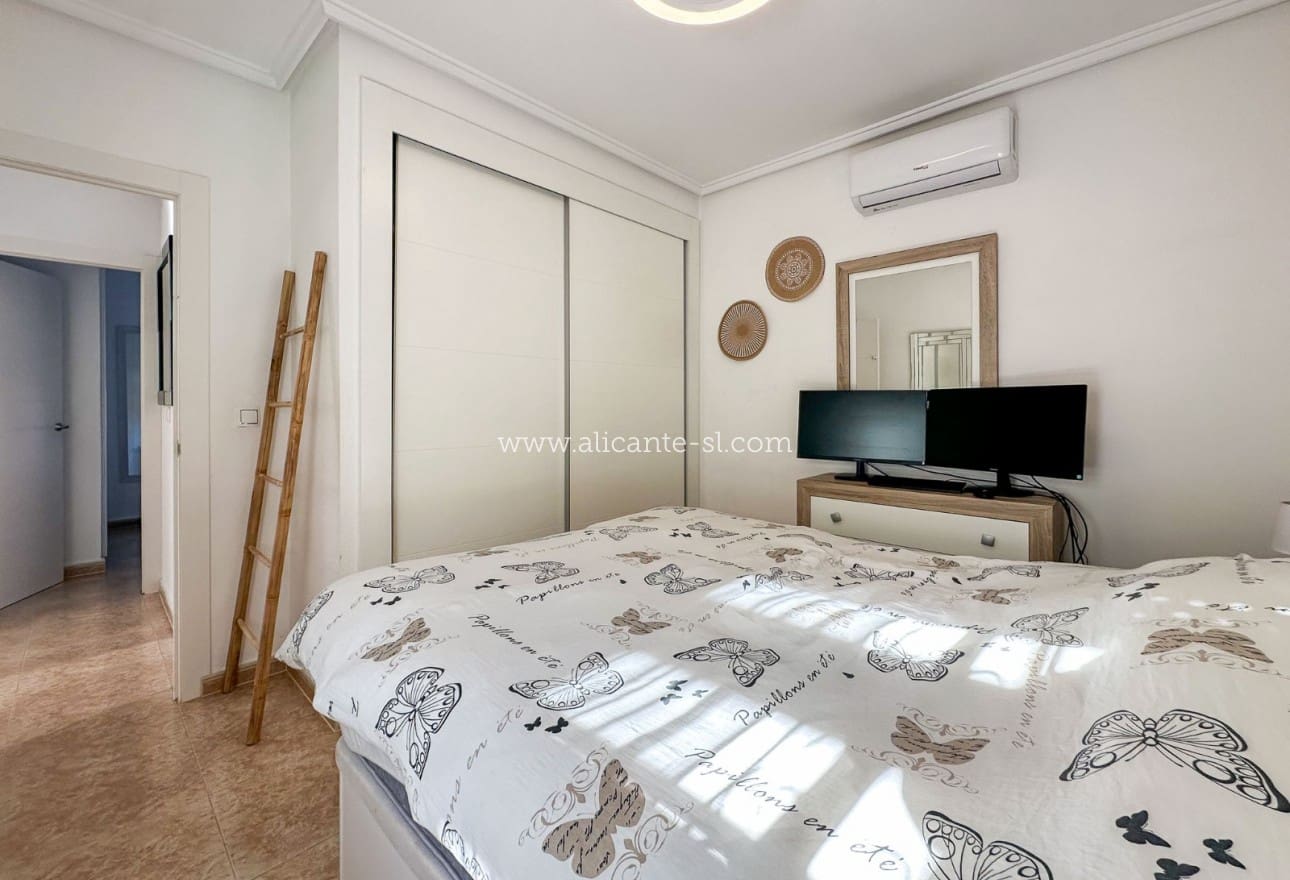 3 sypialnia Willa na sprzedaż w Ciudad Quesada z basenem - 349 950 € (Ref: 9405947)