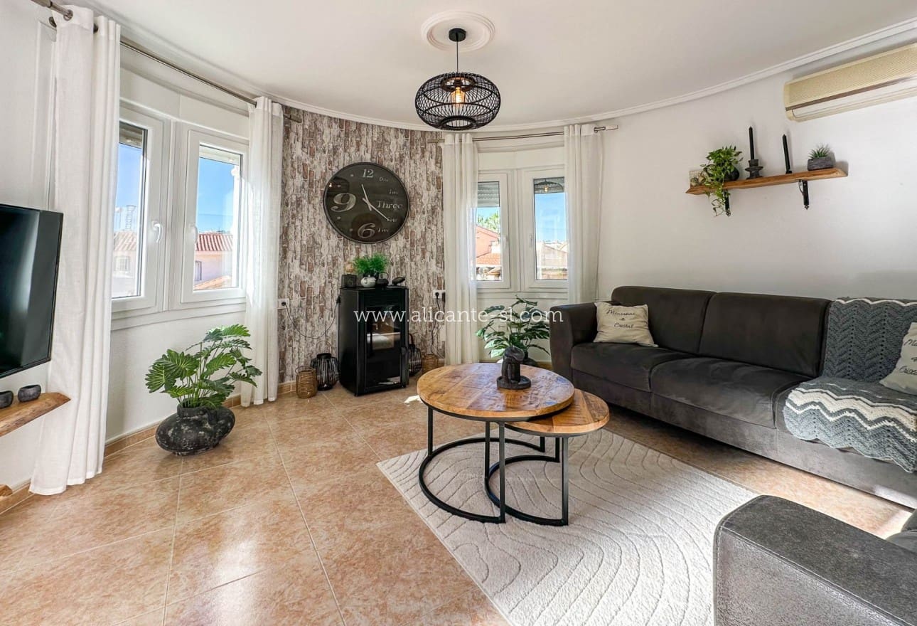 3 sypialnia Willa na sprzedaż w Ciudad Quesada z basenem - 349 950 € (Ref: 9405947)