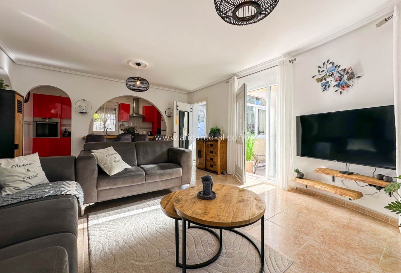 3 sypialnia Willa na sprzedaż w Ciudad Quesada z basenem - 349 950 € (Ref: 9405947)