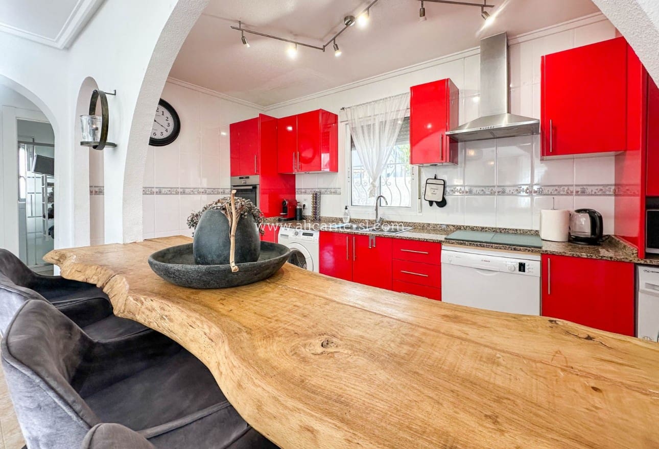 3 sypialnia Willa na sprzedaż w Ciudad Quesada z basenem - 349 950 € (Ref: 9405947)