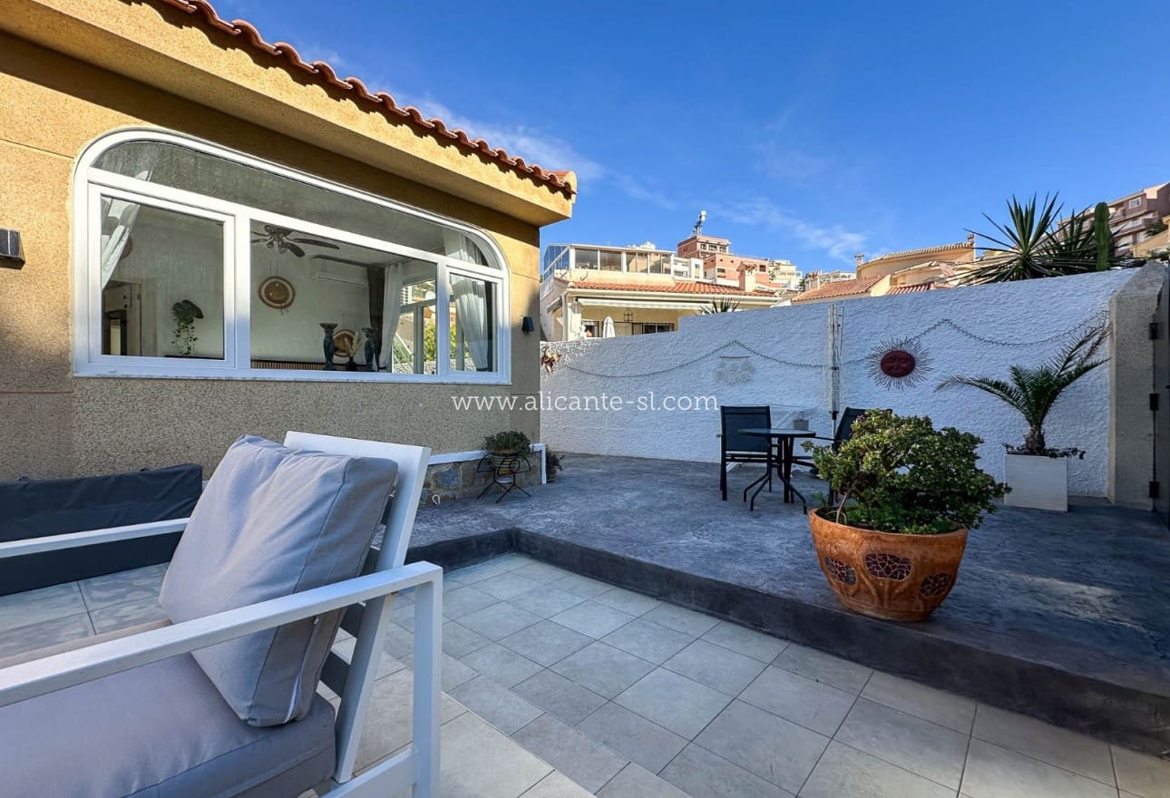 3 sypialnia Willa na sprzedaż w Ciudad Quesada z basenem - 349 950 € (Ref: 9405947)