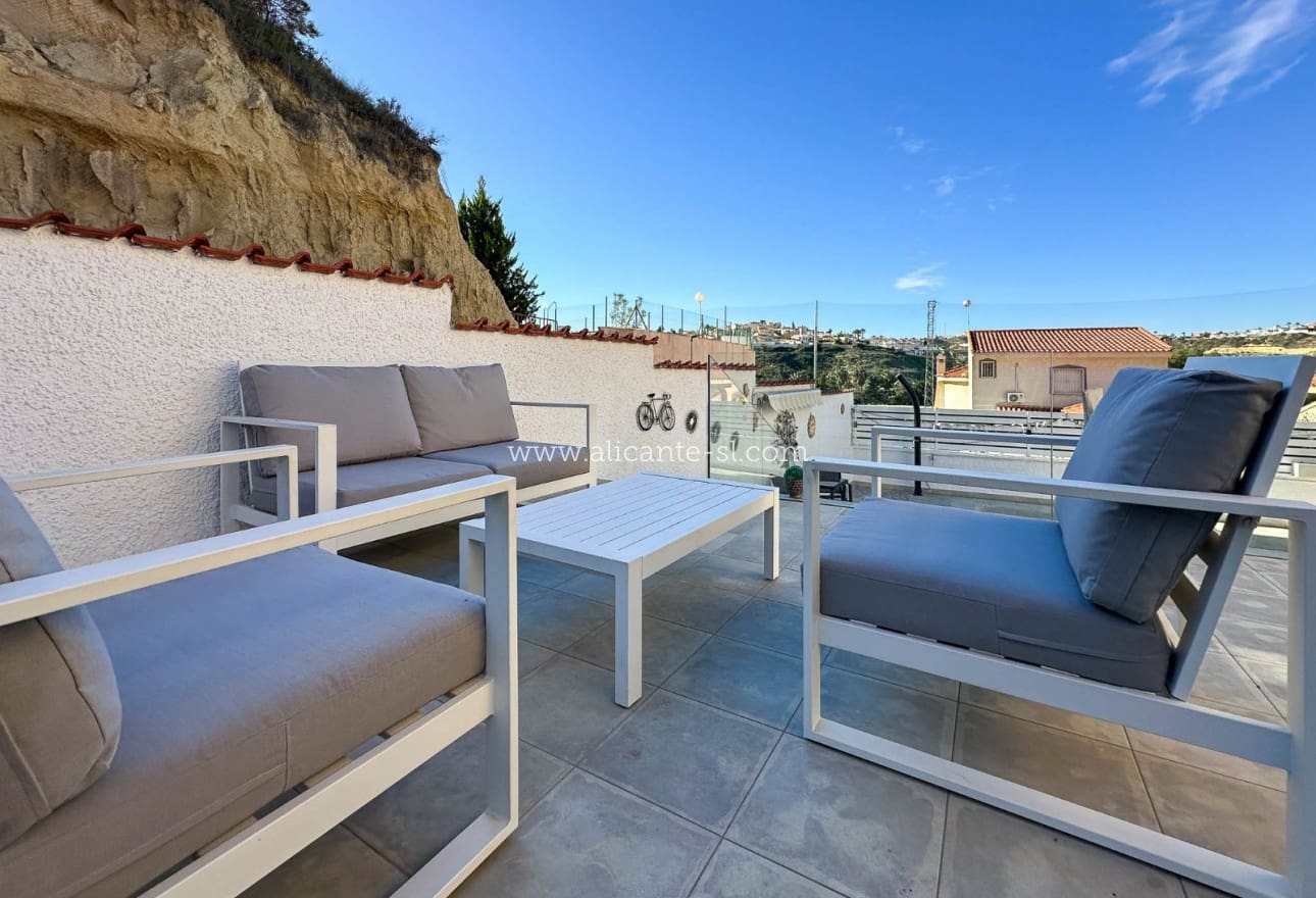 3 sypialnia Willa na sprzedaż w Ciudad Quesada z basenem - 349 950 € (Ref: 9405947)