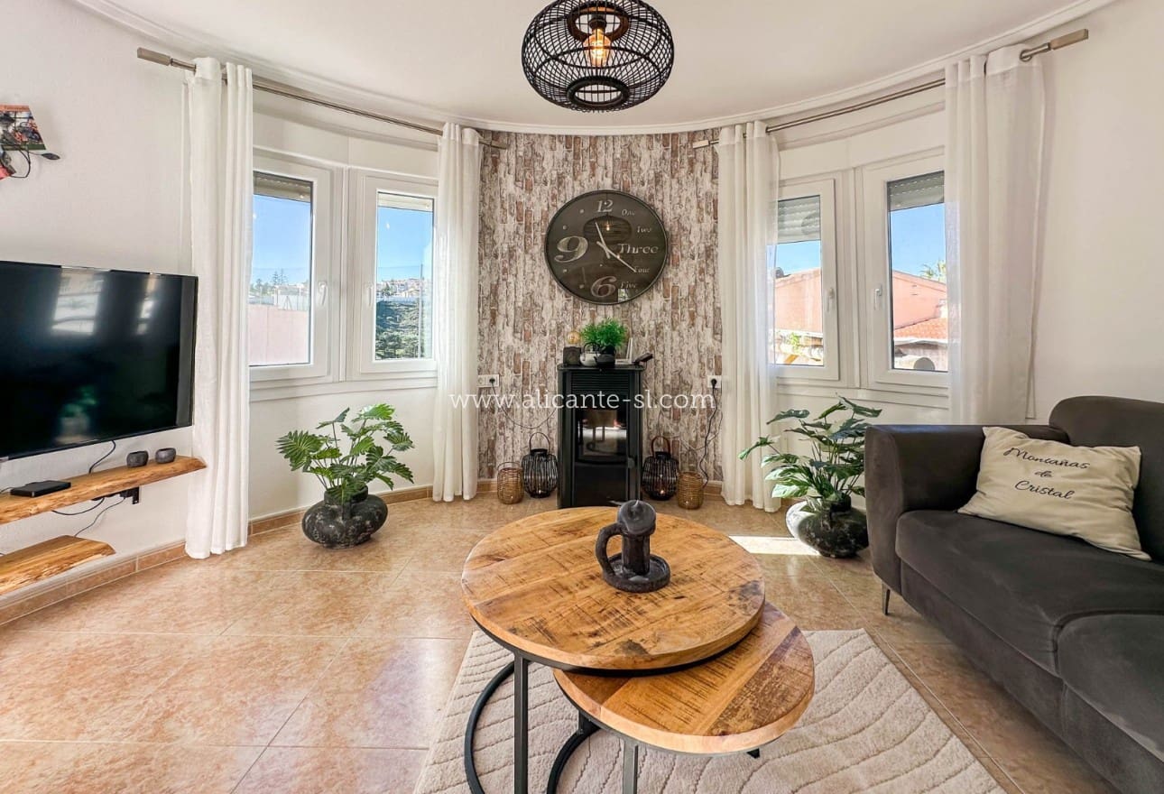 3 sypialnia Willa na sprzedaż w Ciudad Quesada z basenem - 349 950 € (Ref: 9405947)