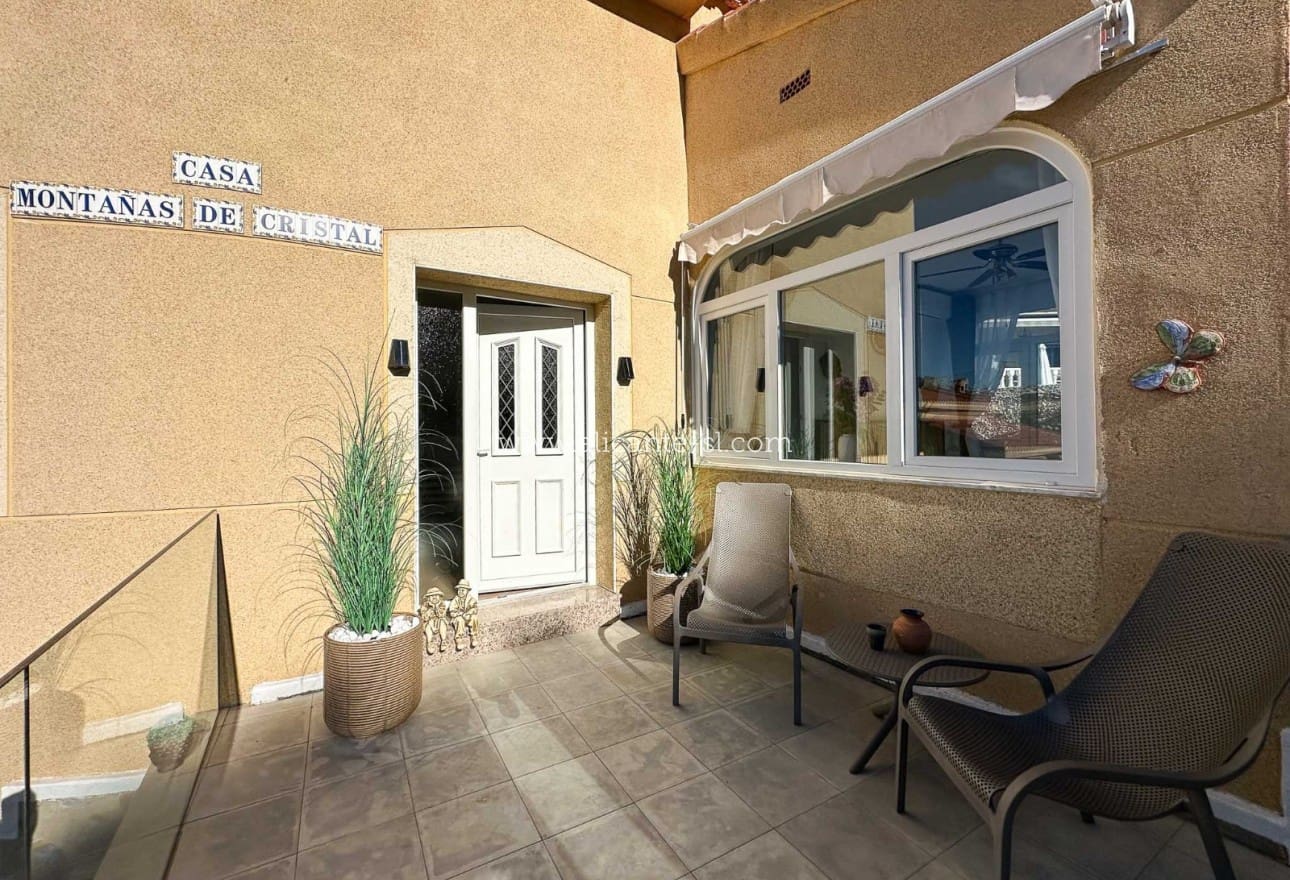 3 sypialnia Willa na sprzedaż w Ciudad Quesada z basenem - 349 950 € (Ref: 9405947)