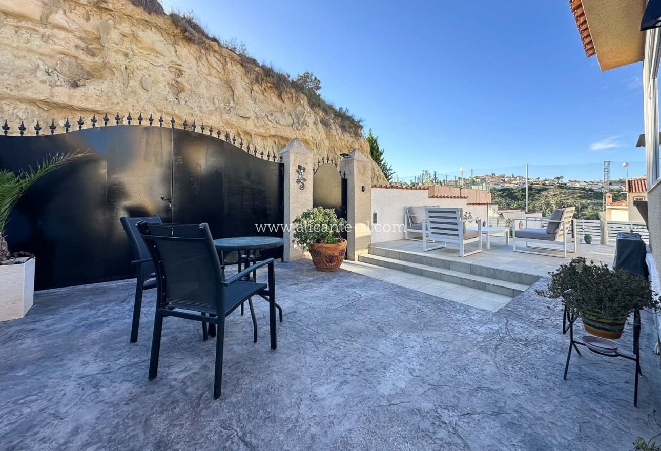 3 sypialnia Willa na sprzedaż w Ciudad Quesada z basenem - 349 950 € (Ref: 9405947)