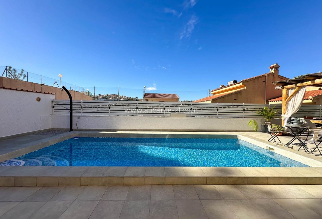 3 sypialnia Willa na sprzedaż w Ciudad Quesada z basenem - 349 950 € (Ref: 9405947)