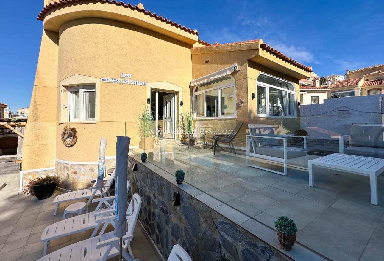 3 sypialnia Willa na sprzedaż w Ciudad Quesada z basenem - 349 950 € (Ref: 9405947)