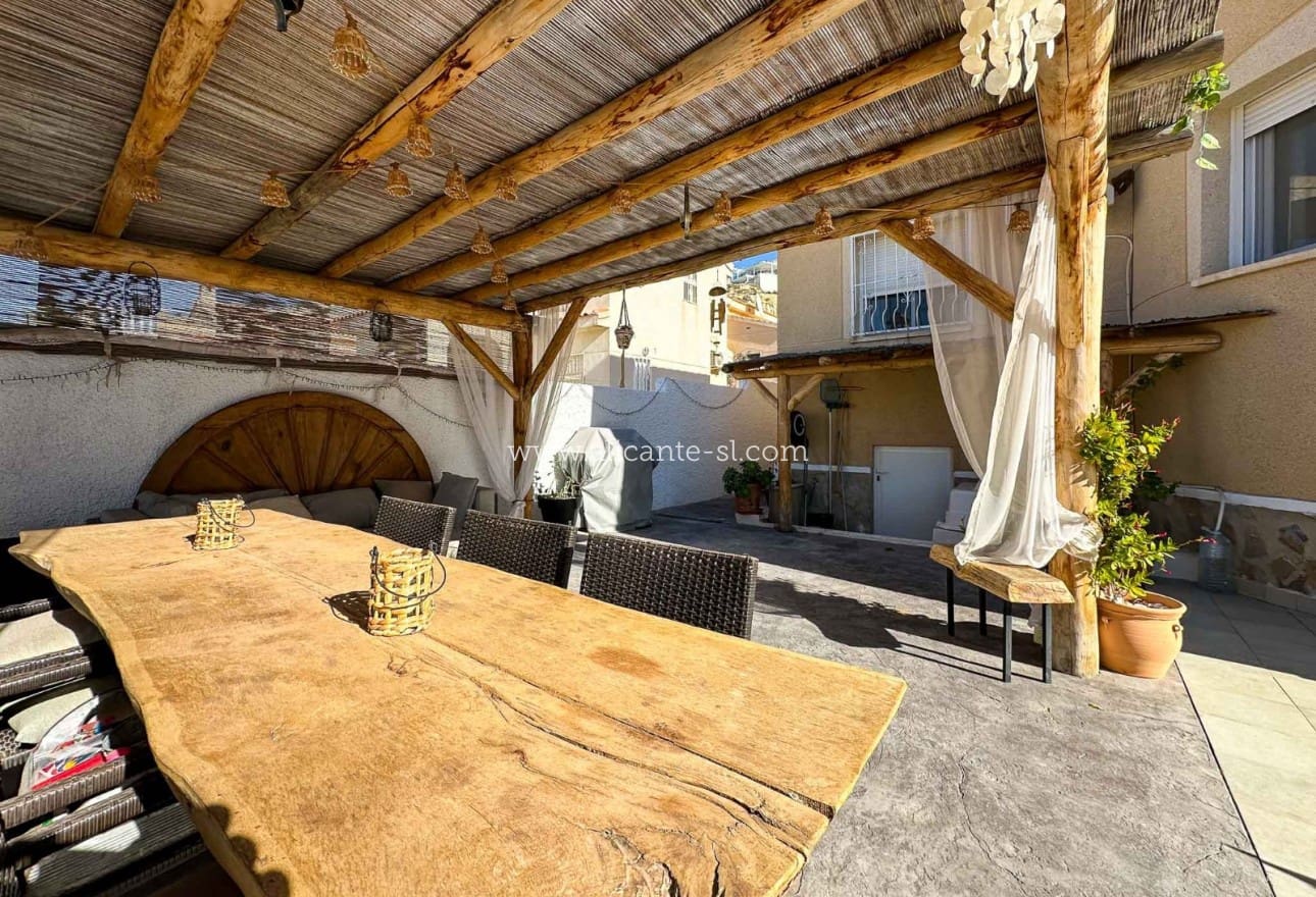 3 sypialnia Willa na sprzedaż w Ciudad Quesada z basenem - 349 950 € (Ref: 9405947)