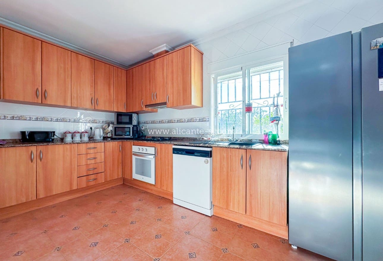 4 makuuhuone Huvila myytävänä paikassa Hondon de las Nieves - 249 950 € (Ref: 9407831)