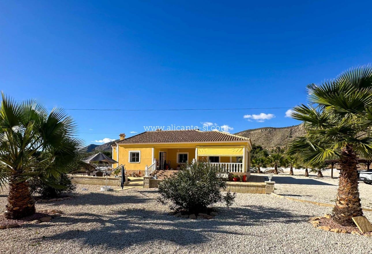 4 makuuhuone Huvila myytävänä paikassa Hondon de las Nieves - 249 950 € (Ref: 9407831)