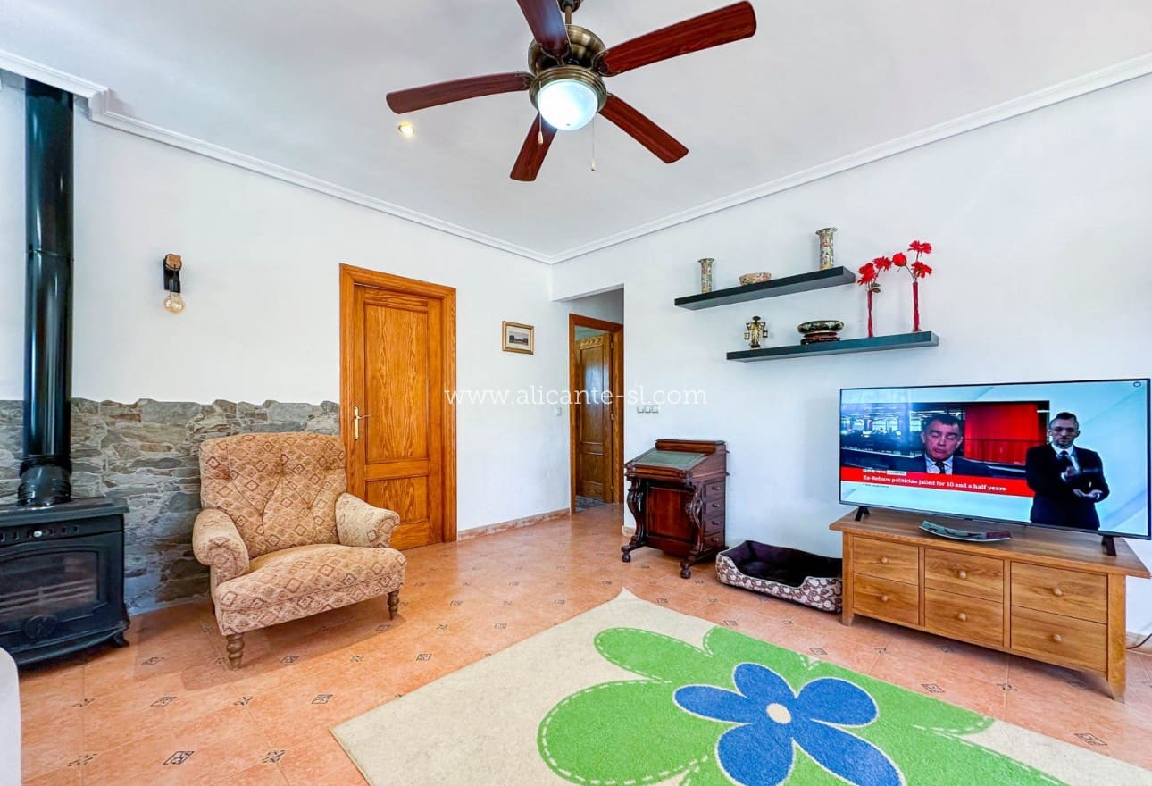 4 makuuhuone Huvila myytävänä paikassa Hondon de las Nieves - 249 950 € (Ref: 9407831)