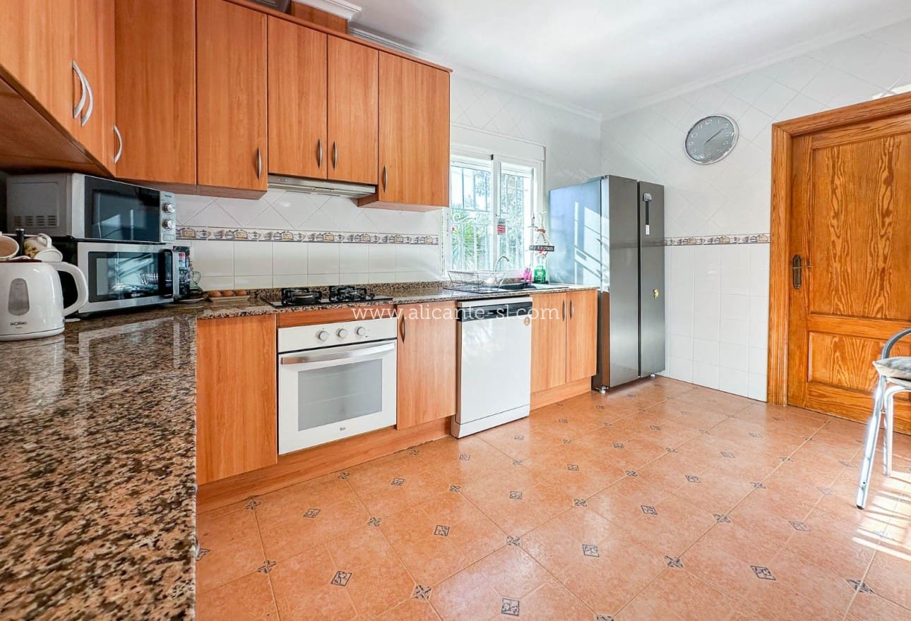 4 makuuhuone Huvila myytävänä paikassa Hondon de las Nieves - 249 950 € (Ref: 9407831)