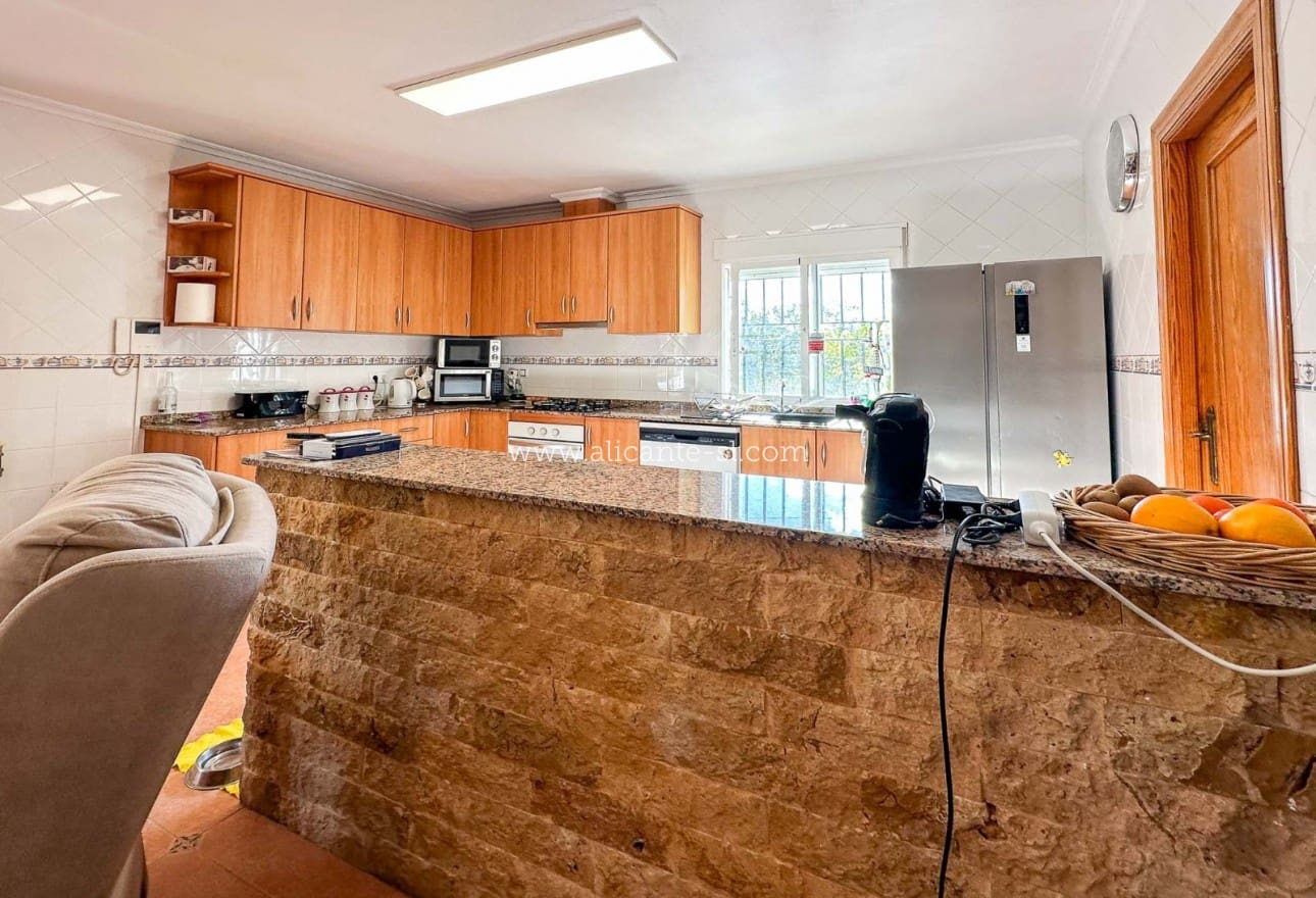 4 makuuhuone Huvila myytävänä paikassa Hondon de las Nieves - 249 950 € (Ref: 9407831)