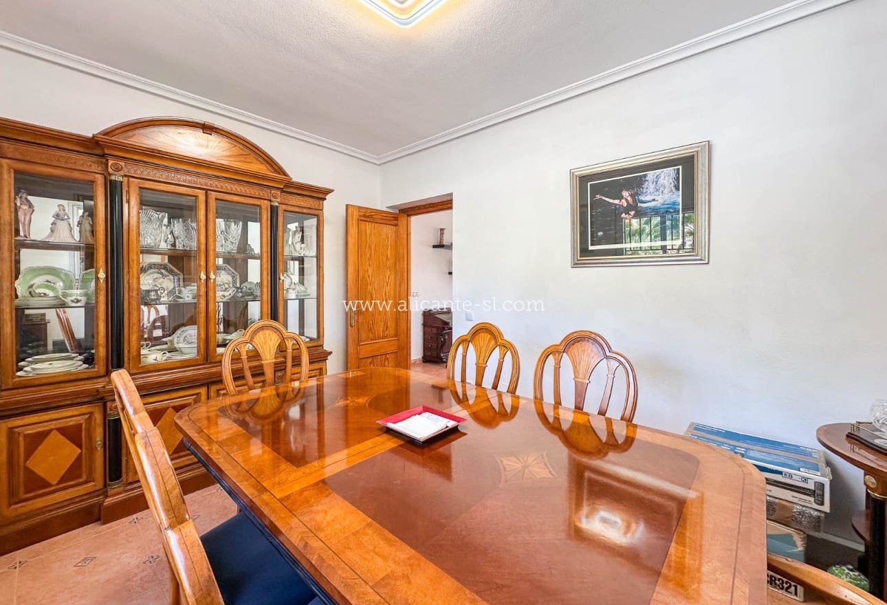 4 makuuhuone Huvila myytävänä paikassa Hondon de las Nieves - 249 950 € (Ref: 9407831)