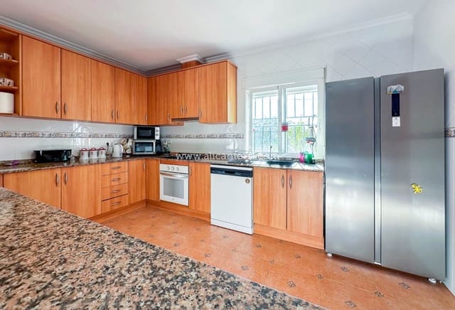 4 makuuhuone Huvila myytävänä paikassa Hondón de las Nieves - 249 950 € (Ref: 9407831)