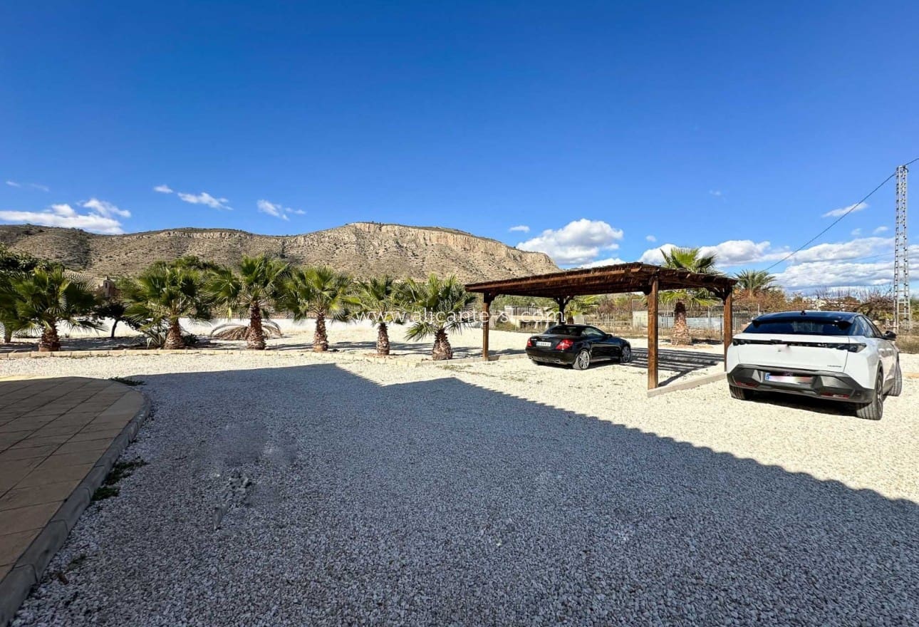 4 makuuhuone Huvila myytävänä paikassa Hondon de las Nieves - 249 950 € (Ref: 9407831)