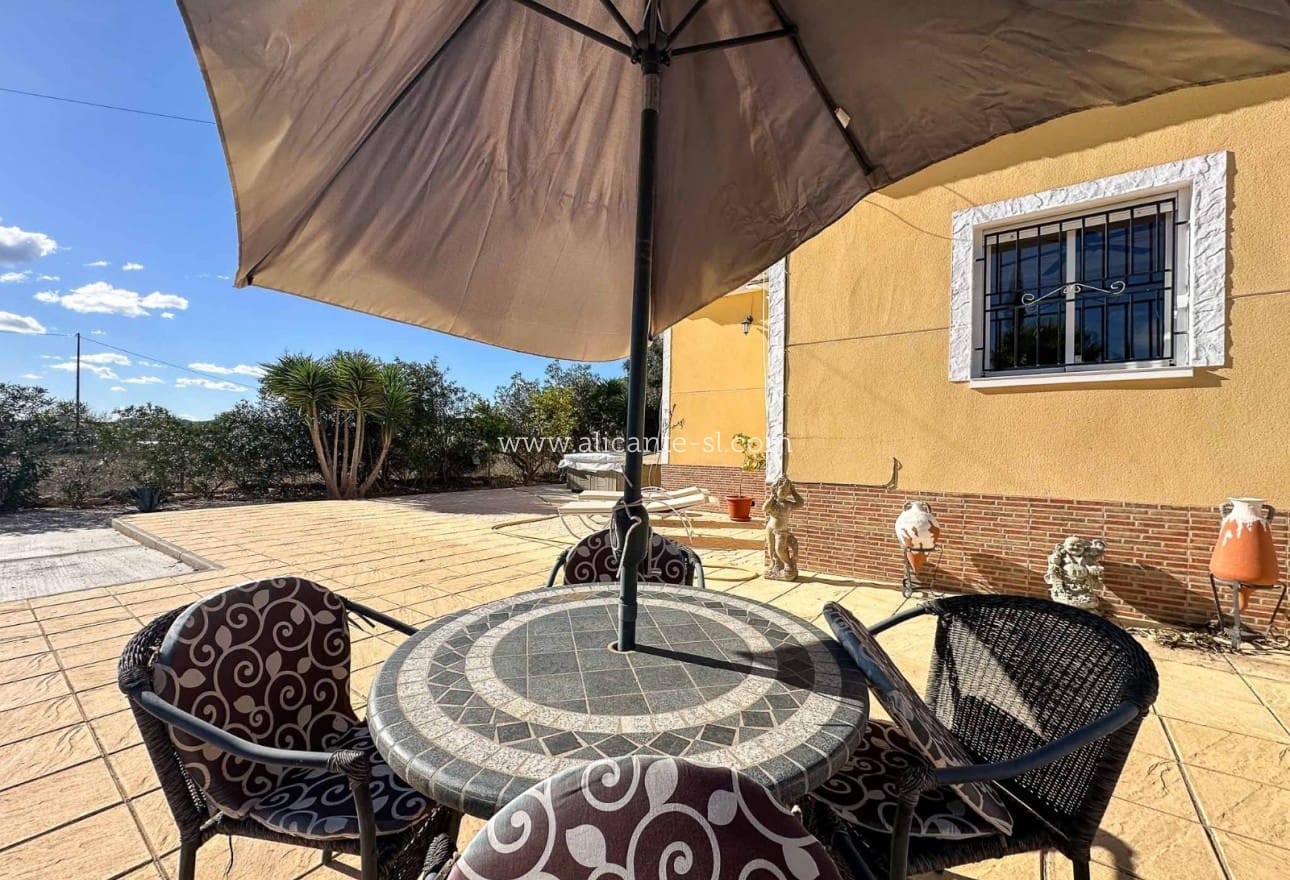 4 makuuhuone Huvila myytävänä paikassa Hondon de las Nieves - 249 950 € (Ref: 9407831)