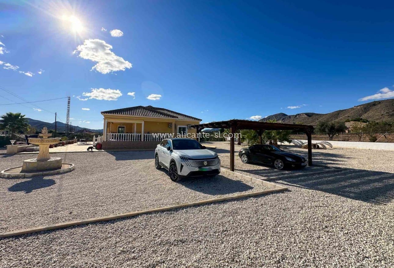 4 makuuhuone Huvila myytävänä paikassa Hondon de las Nieves - 249 950 € (Ref: 9407831)