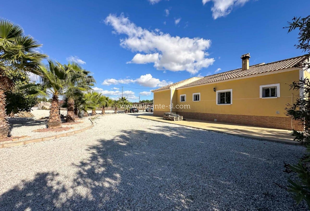 4 makuuhuone Huvila myytävänä paikassa Hondon de las Nieves - 249 950 € (Ref: 9407831)