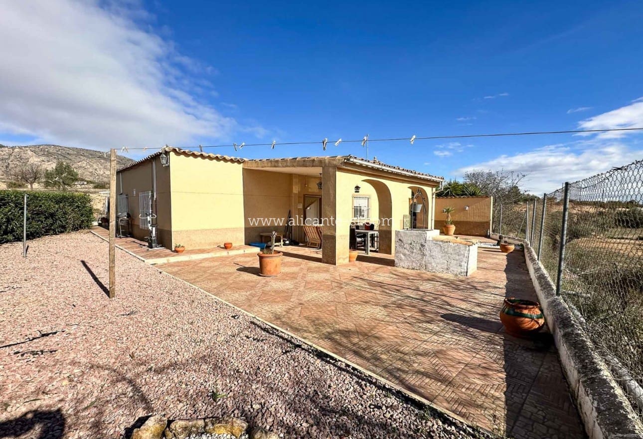 3 chambre Finca/Maison de Campagne à vendre à Hondon de las Nieves avec piscine - 269 950 € (Ref: 9525626)