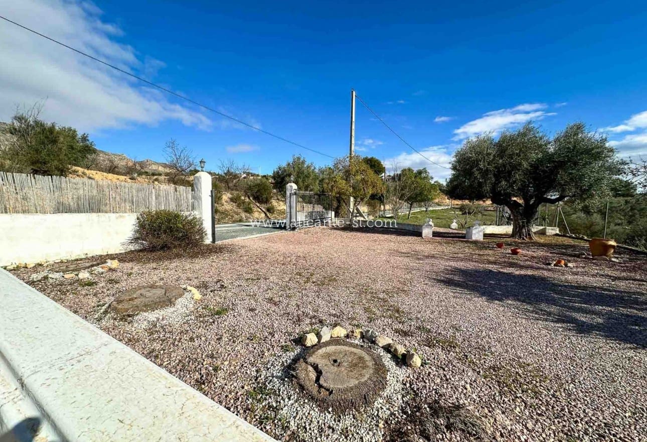 3 chambre Finca/Maison de Campagne à vendre à Hondon de las Nieves avec piscine - 269 950 € (Ref: 9525626)