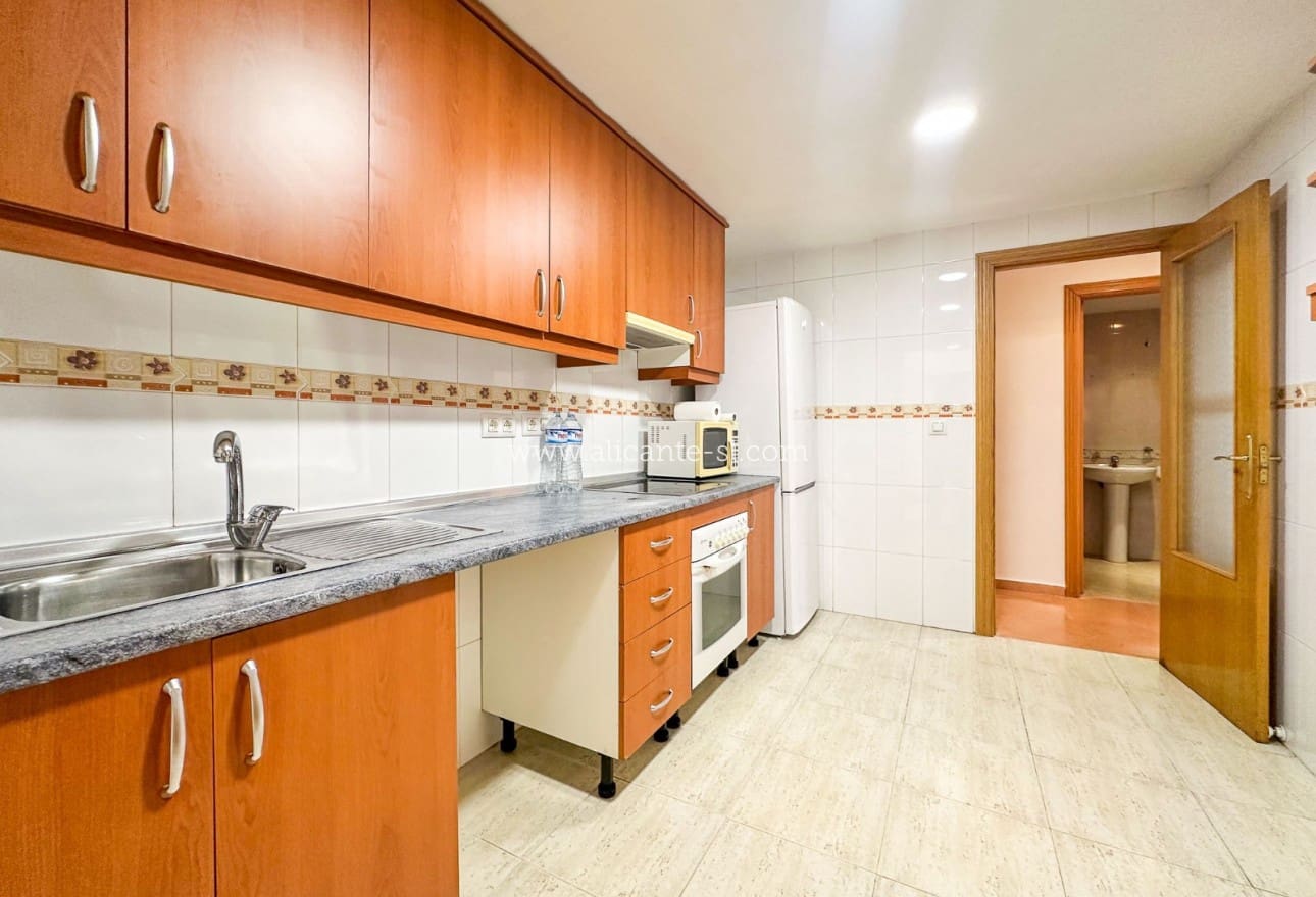 Apartamento de 2 habitaciones en Hondón de las Nieves en venta - 125.000 € (Ref: 9535152)