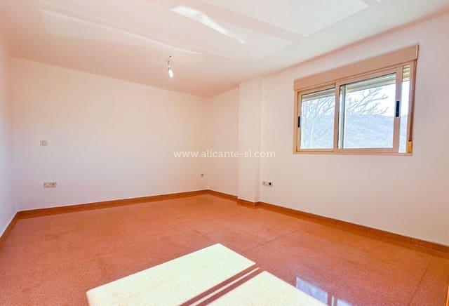 Apartamento de 2 habitaciones en Hondón de las Nieves en venta - 125.000 € (Ref: 9535152)