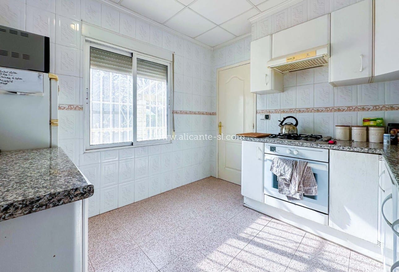 4 sovrum Finca/Hus på landet till salu i Hondon de las Nieves med pool garage - 269 950 € (Ref: 9542658)