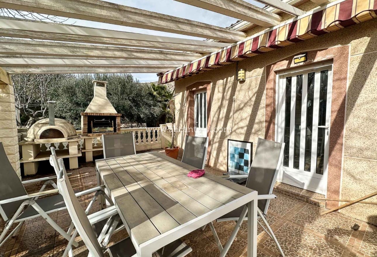 4 sovrum Finca/Hus på landet till salu i Hondon de las Nieves med pool garage - 269 950 € (Ref: 9542658)