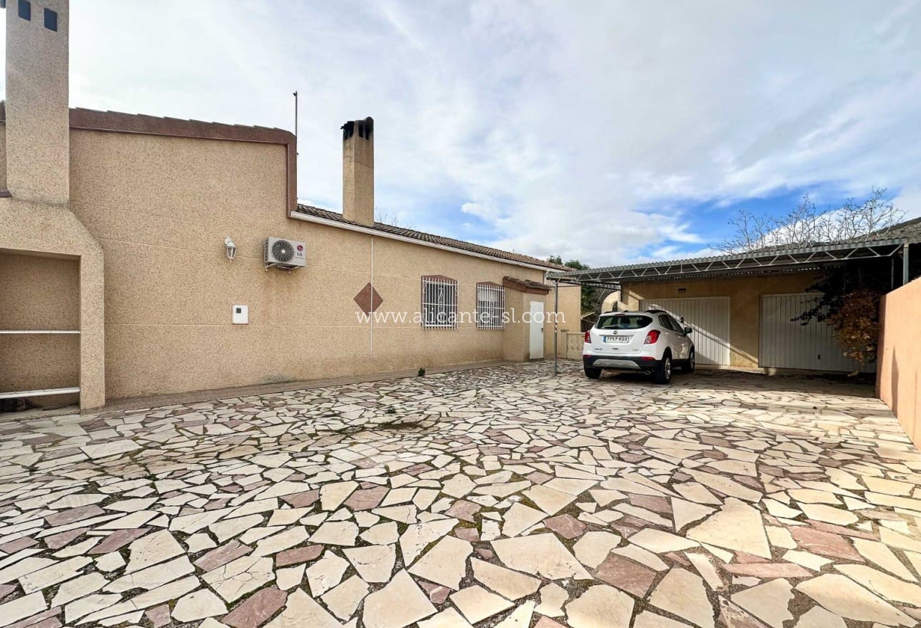 4 sovrum Finca/Hus på landet till salu i Hondon de las Nieves med pool garage - 269 950 € (Ref: 9542658)