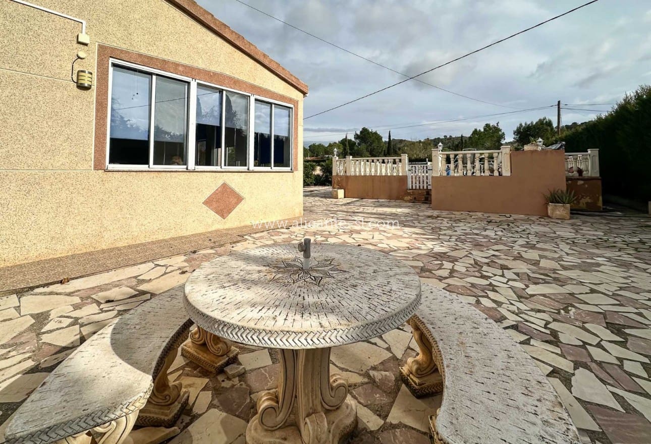 4 sovrum Finca/Hus på landet till salu i Hondon de las Nieves med pool garage - 269 950 € (Ref: 9542658)