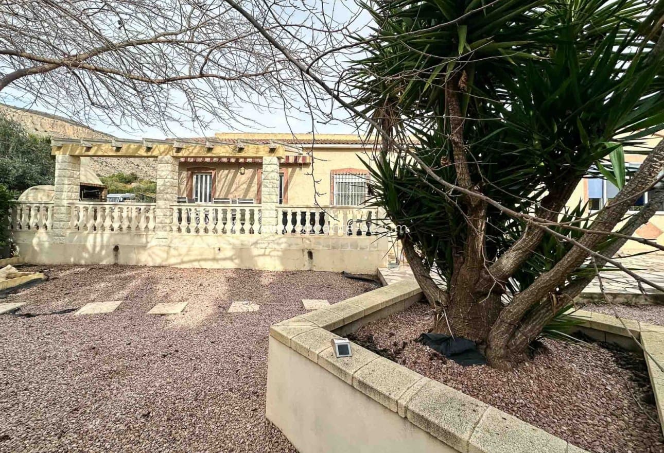 4 sovrum Finca/Hus på landet till salu i Hondon de las Nieves med pool garage - 269 950 € (Ref: 9542658)