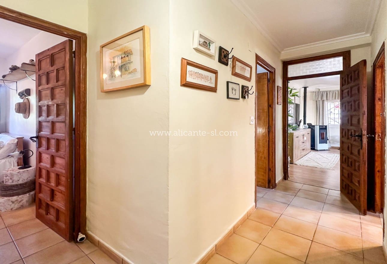 3 makuuhuone Maalaistalo myytävänä paikassa Hondon de las Nieves mukana uima-altaan 
autotalli - 269 950 € (Ref: 9553160)